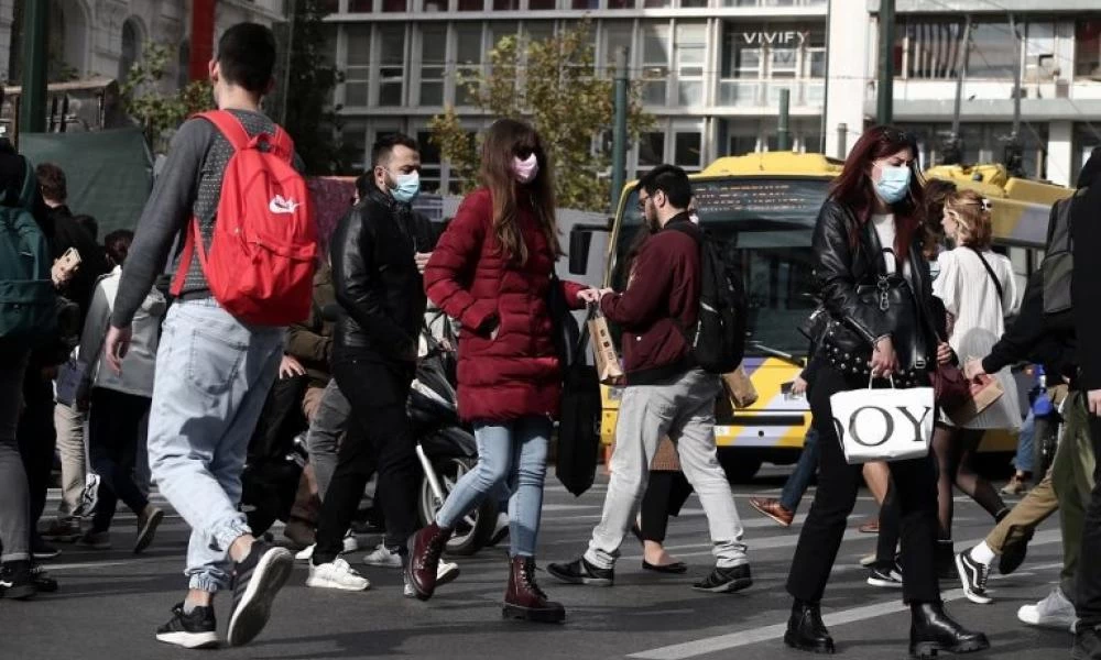 FT: Νέες μεταλλάξεις πιο μεταδοτικές αλλά πιο ήπιες προβλέπουν επιστήμονες